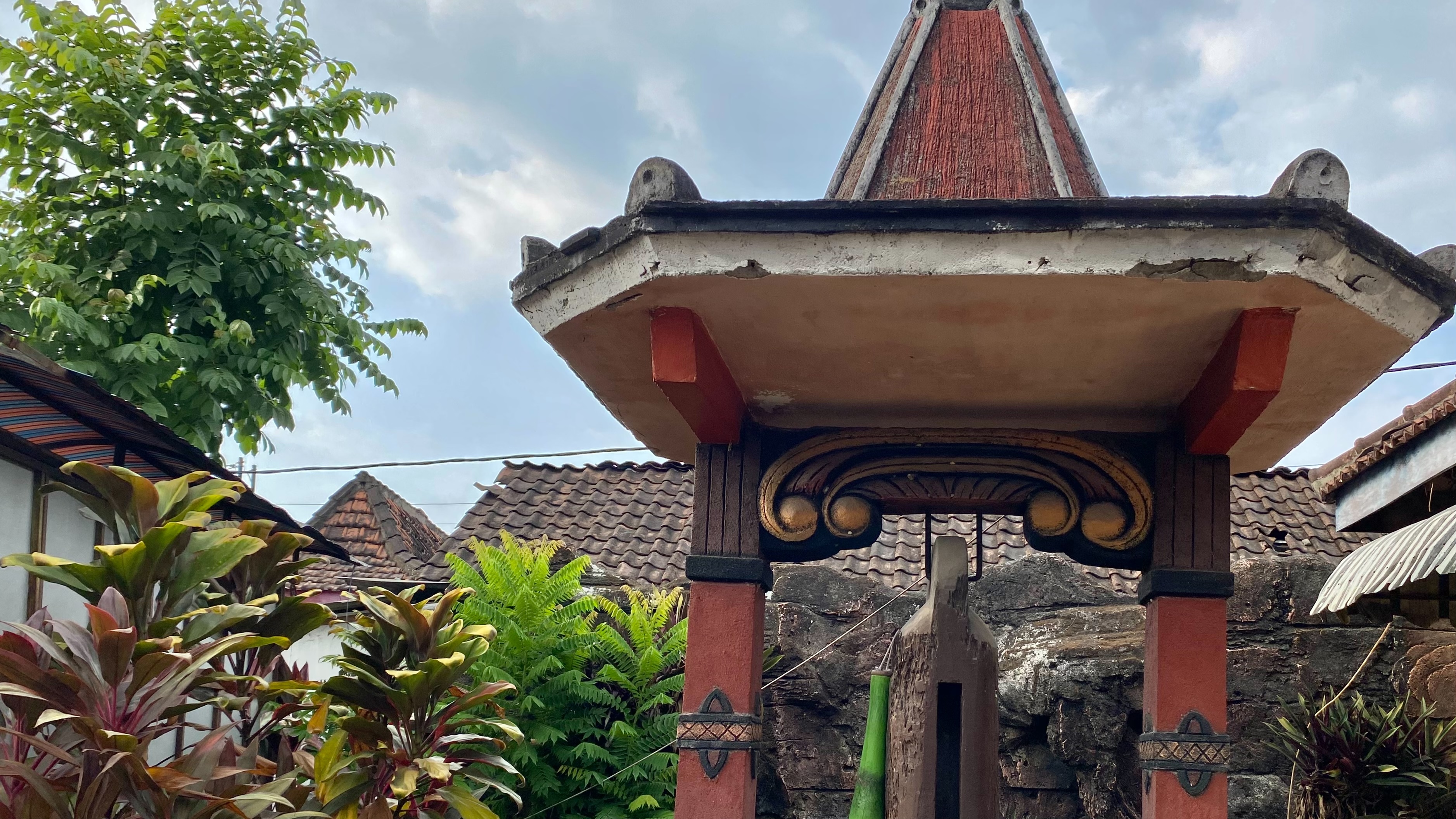 Gapura Desa Jiwut